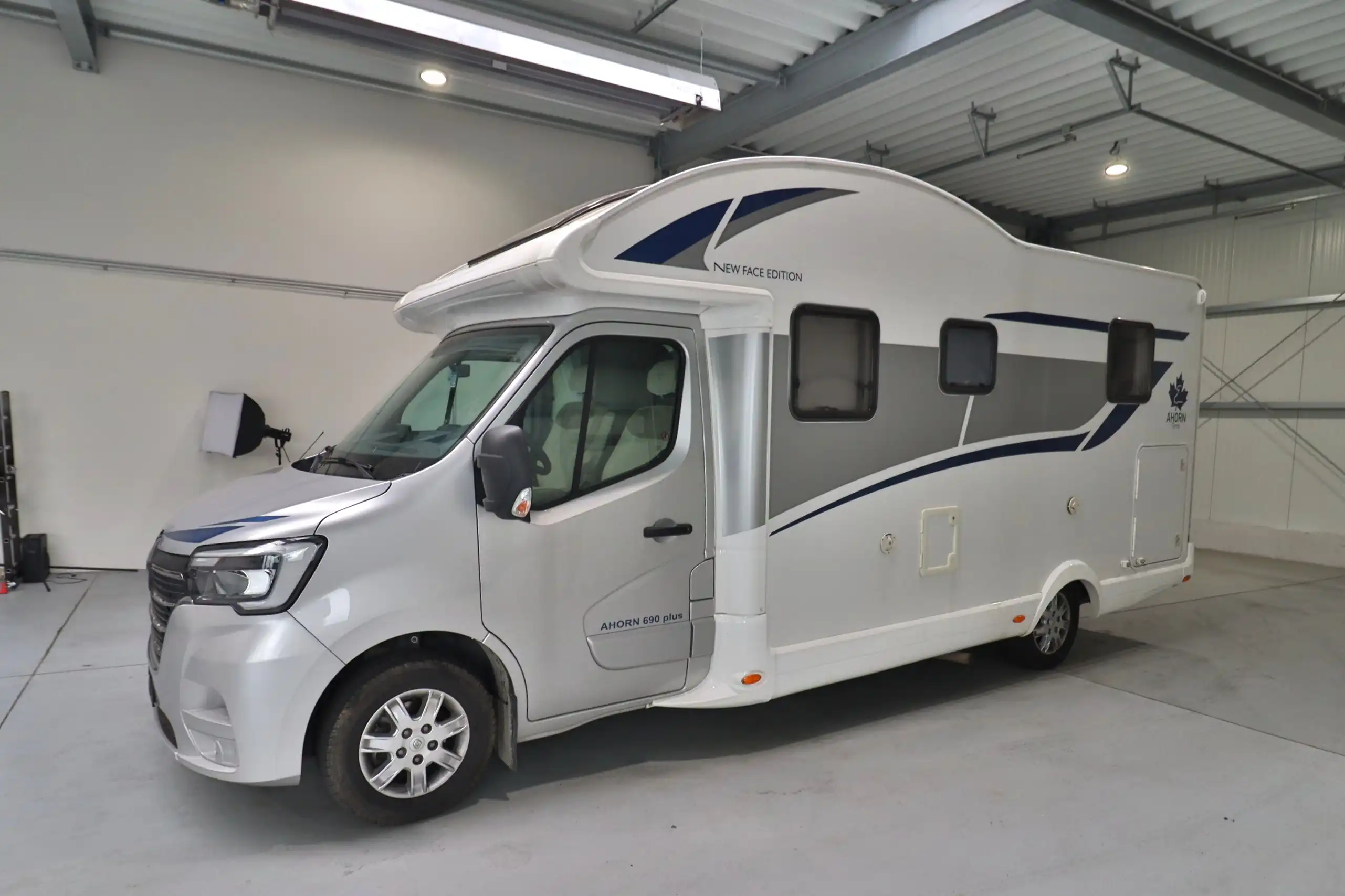 AHORN Camp 690 Plus-New Face Edition